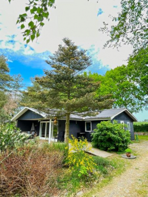 Super Cozy And Child-Friendly House Close To The Water, in Knebel
